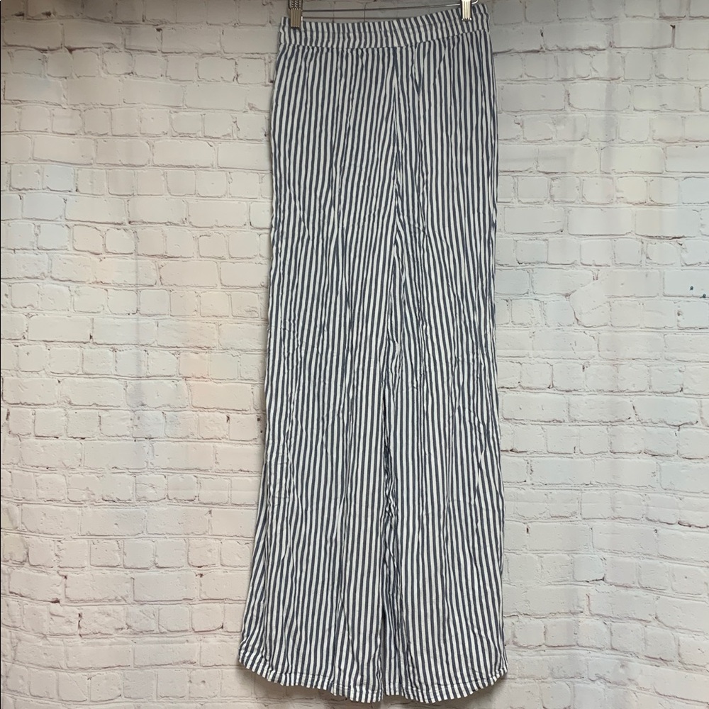 Onia White and Navy Vertical Stripe Linen Shorts - Picture 7 of 7